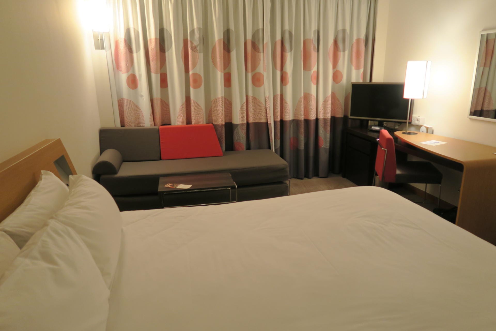 1,000 Stories With Novotel. Lara Joanna Jarvis