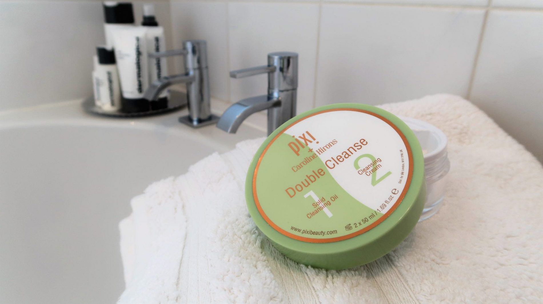 Testing the Pixi x Caroline Hirons Double Cleanse REVIEW