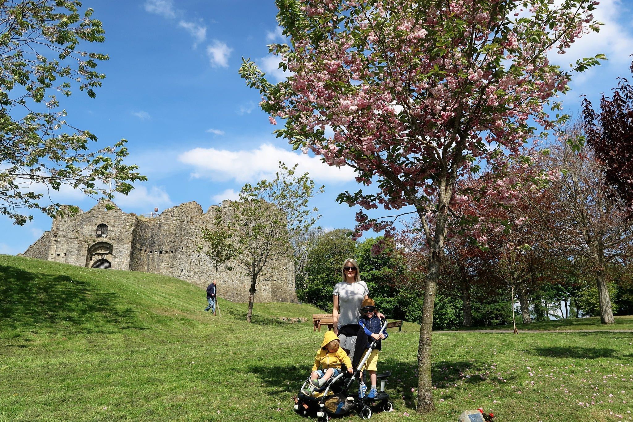 Best UK Holidays; Affordable Breaks Without Traveling Abroad. Lara Joanna Jarvis Best UK Holidays; Affordable Breaks Without Traveling Abroad. Lara Joanna Jarvis