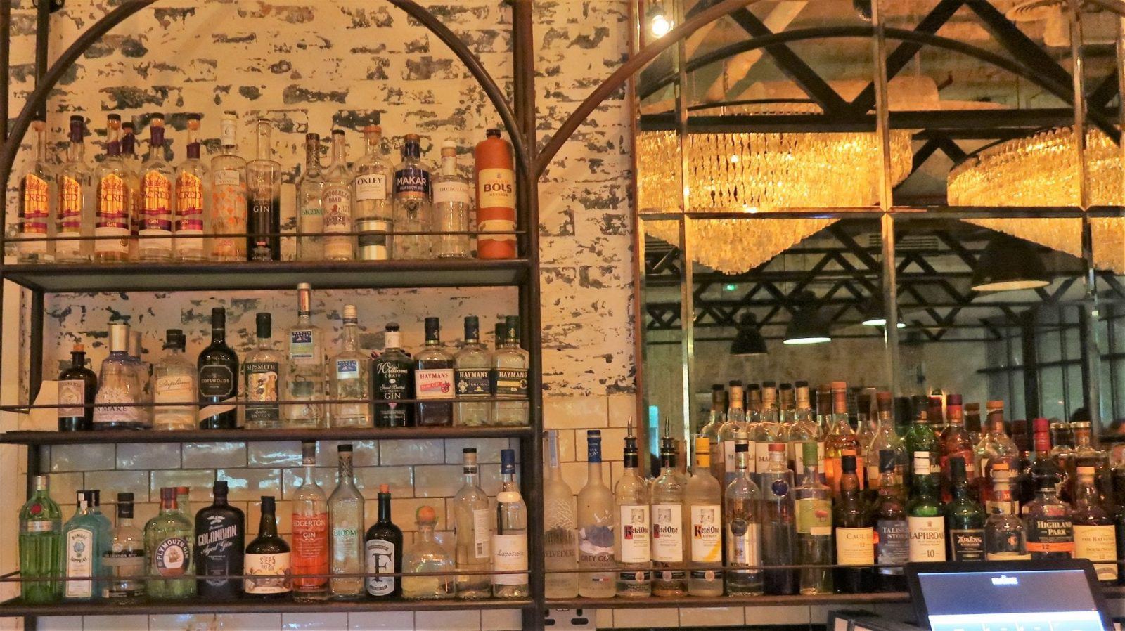 Eating in Dubai | 3 Of The Best...fish restaurants. Lara Joanna Jarvis