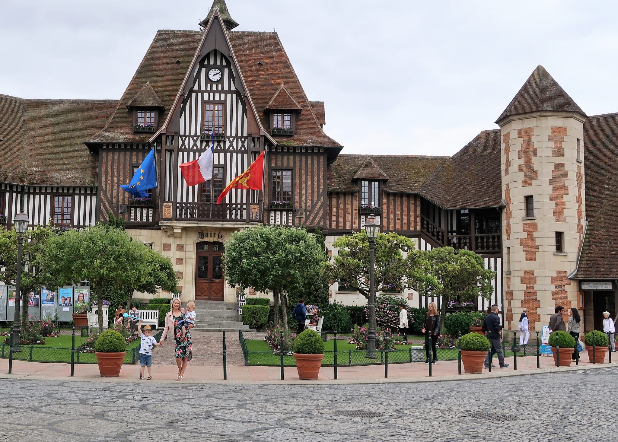 What to Expect from a Eurocamp Holiday. Lara Joanna Jarvis What to Expect from a Eurocamp Holiday. Lara Joanna Jarvis