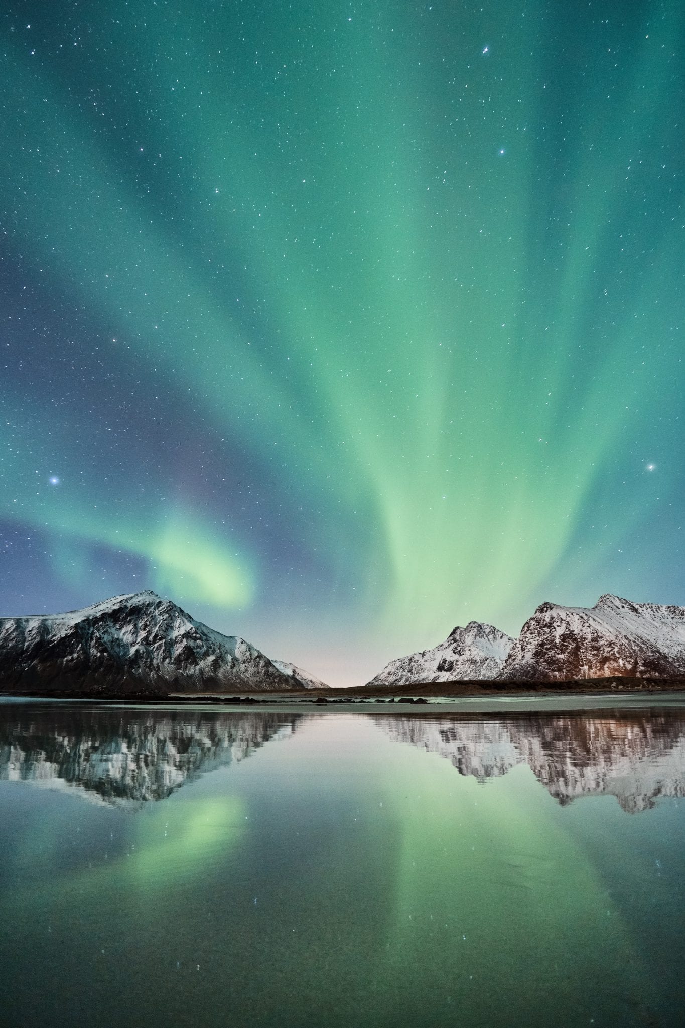 incredible northern Lights display in the sky