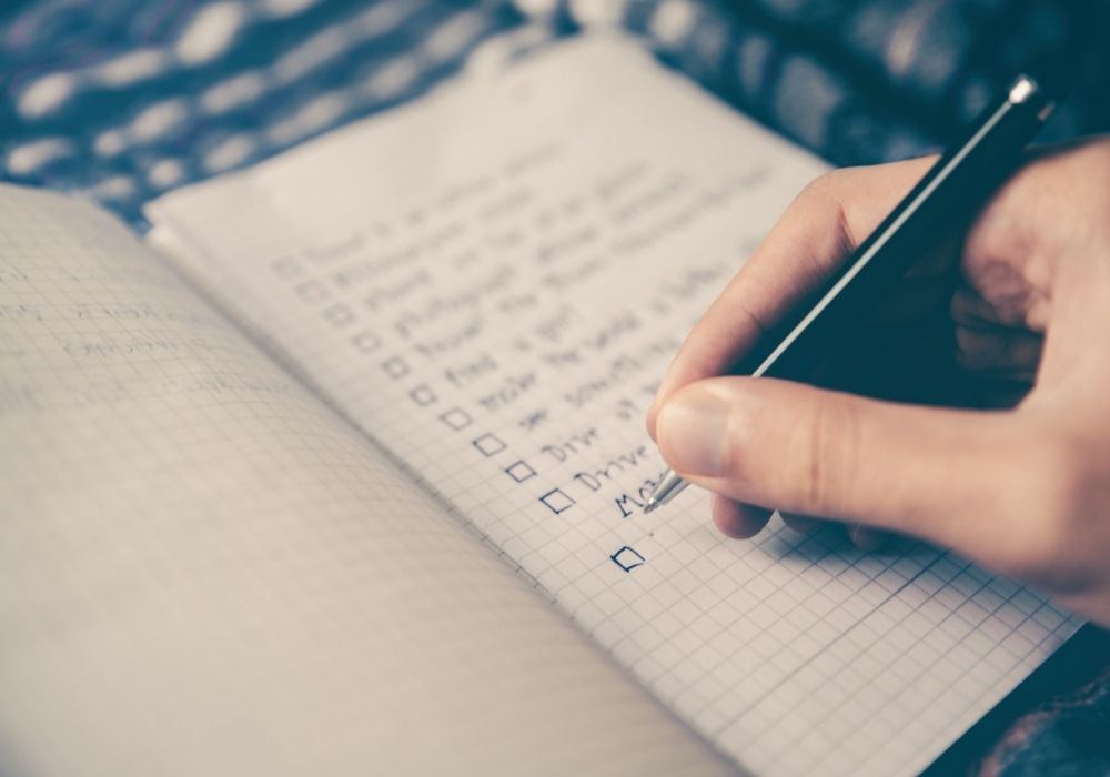 Financial Resolutions : How to Stick to a No Buy Year and Save Money. Lara Joanna Jarvis Financial Resolutions : How to Stick to a No Buy Year and Save Money. Lara Joanna Jarvis