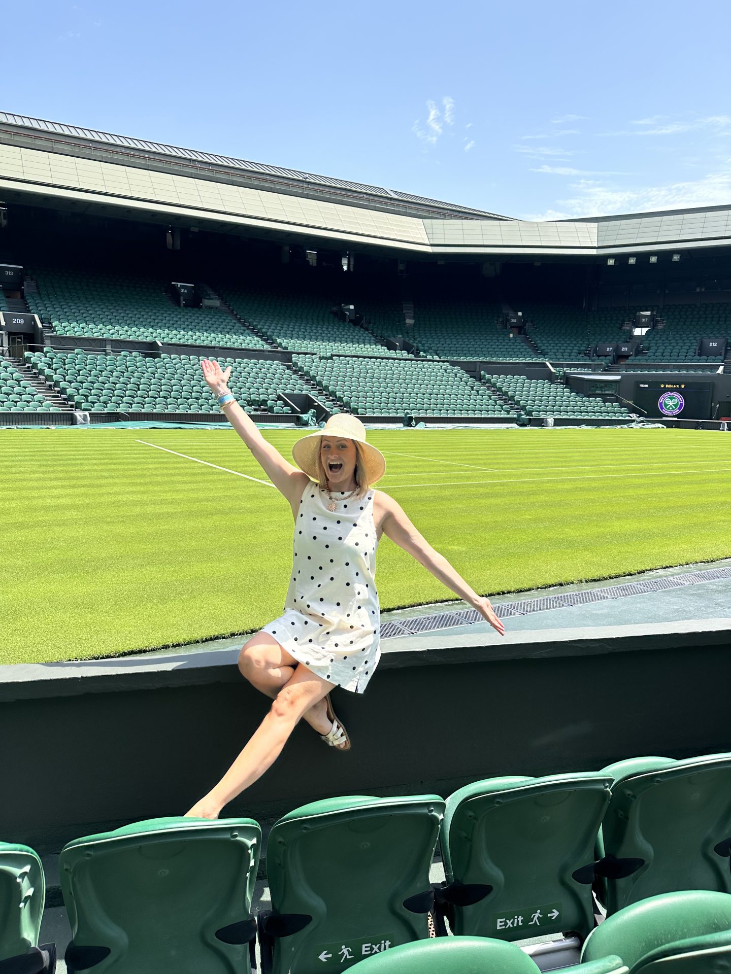 Your First Time at Wimbledon: Everything You Need to Know (Tickets, Tips and What to Expect) Lara Joanna Jarvis Your First Time at Wimbledon: Everything You Need to Know (Tickets, Tips and What to Expect) Lara Joanna Jarvis